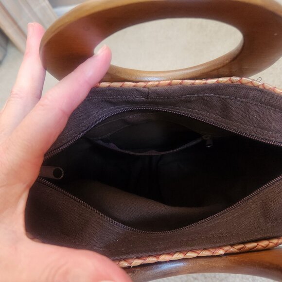 NEW Woven Straw Bag with Wood Handles - Picture 6 of 7